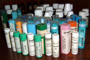 gebruikers van homeopathie veroorzaken hogere kosten (afb. Wikimedia Commons)